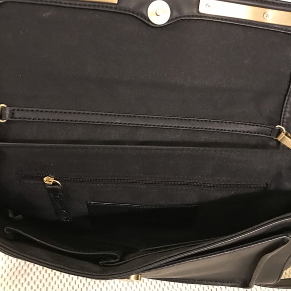 Calvin Klein - Picture 6 of 7